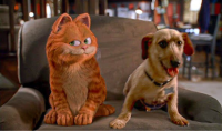 Garfield e Odie Sentados em uma poltrona